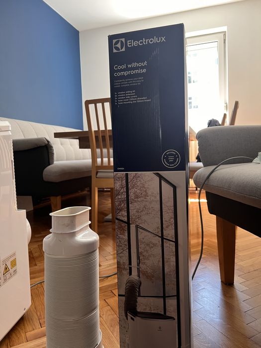 Aer Conditionat Portabil Electrolux 12000 BTU (Răcire/Încălzire) + Kit Geam Premium EWK04