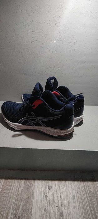 Оригинални дамски маратонки Asics