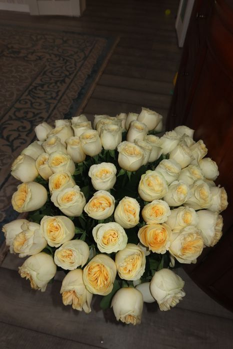 Пионовидные розы 61штук