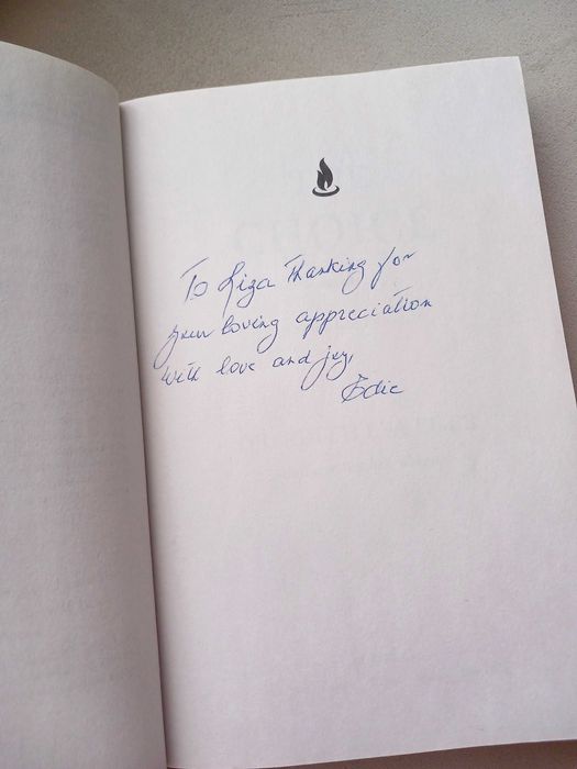 Книга «Выбор» Эдит Ева Эгер на английском с автографом автора