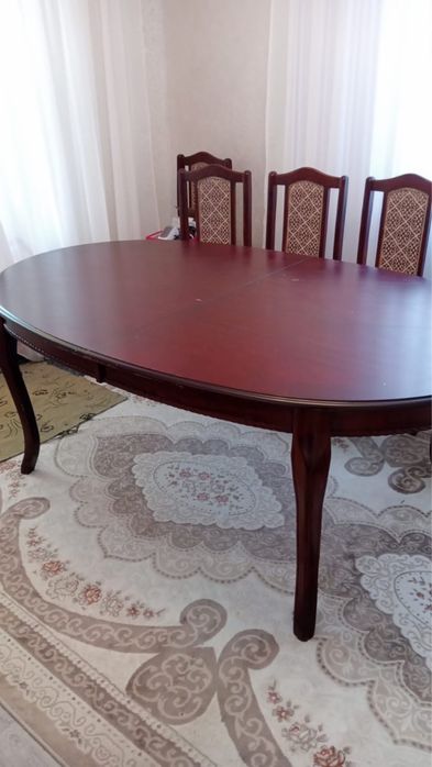 Продам стол ………….