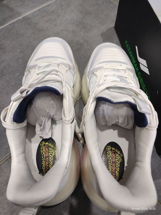 Adidași Lescon AirFoam Mercury