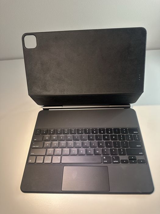 iPad Pro 12’9 дюймов + Magic Keyboard + Apple Pencil 2