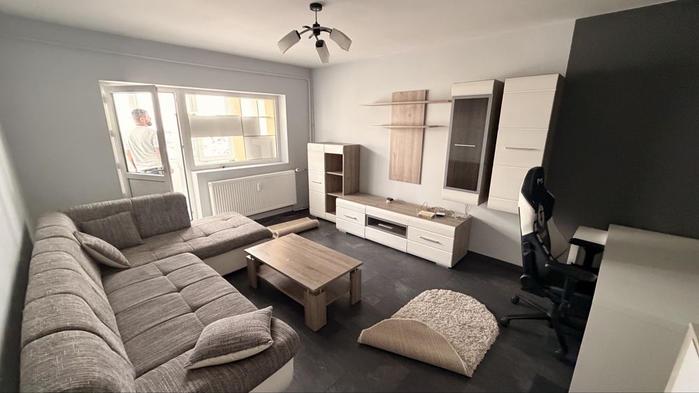 Canapea extensibila +mobila living in stare foarte buna