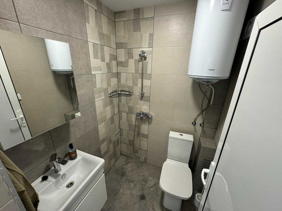 Дава се под наем Двустаен апартамент в Варна, Възраждане 3 - 50 кв.м за 433.5 € - Снимка #2