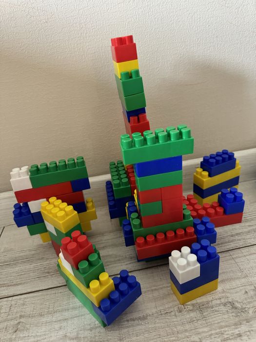 Конструктор разноцветный