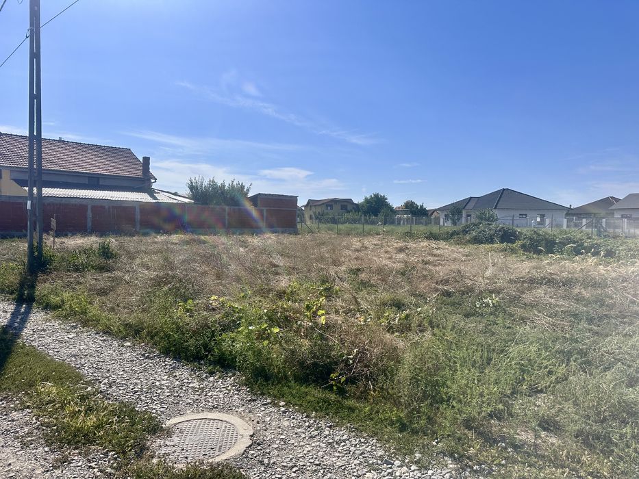 Teren de vanzare de 500 mp , pret / parcelă .Usor neg