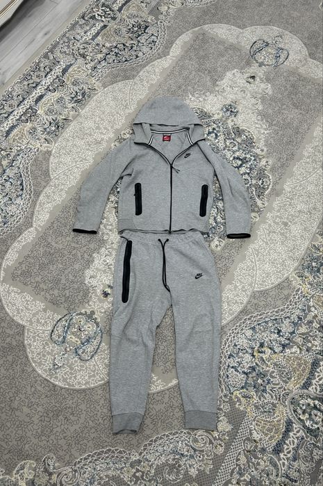 Nike tech fleece