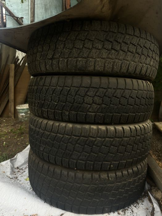 Продам резину 225/75R16