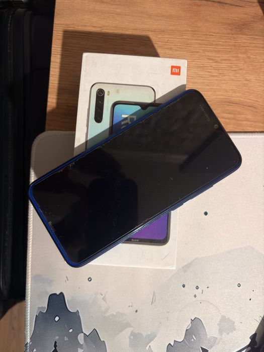 Продаю телефоны .