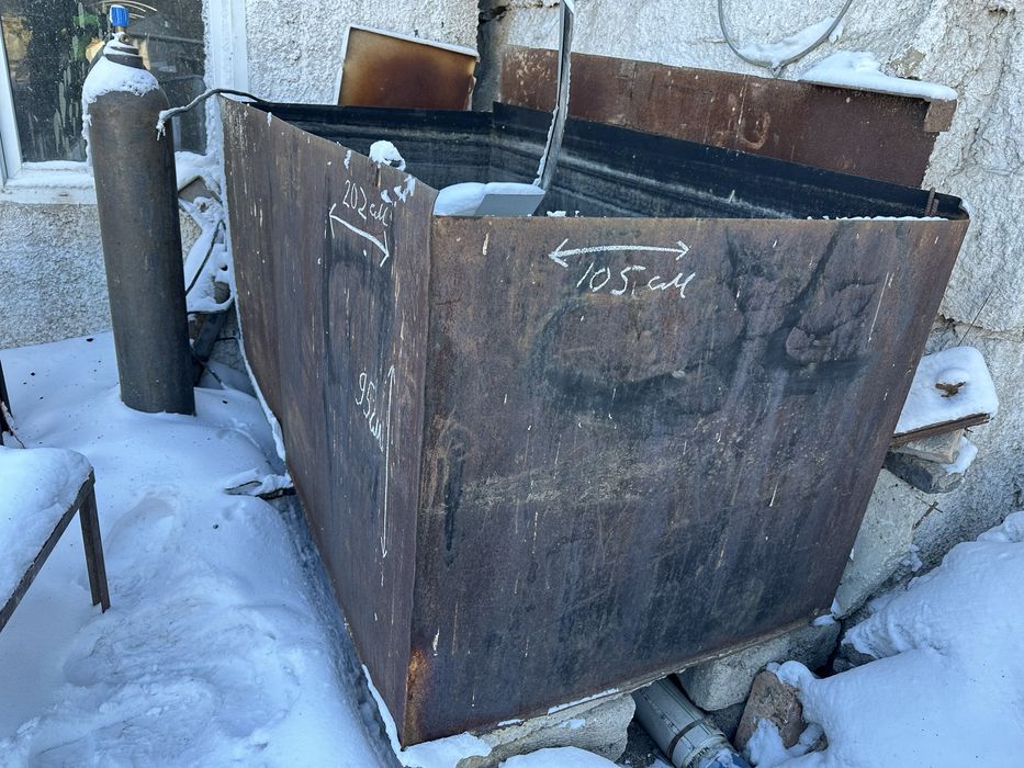 Бак под воду или хранения кормов