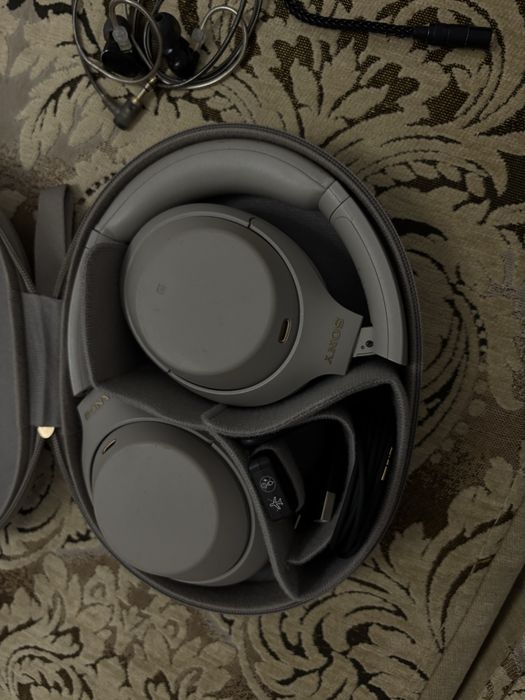 Sony wh1000 xm4.
