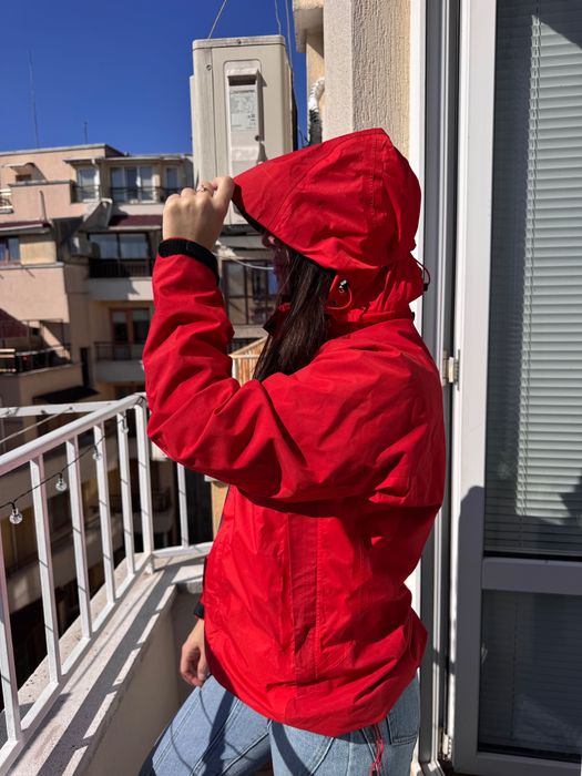 Дамска ветровка с поларена подплата от Haglöfs (GoreTex) S/M размер