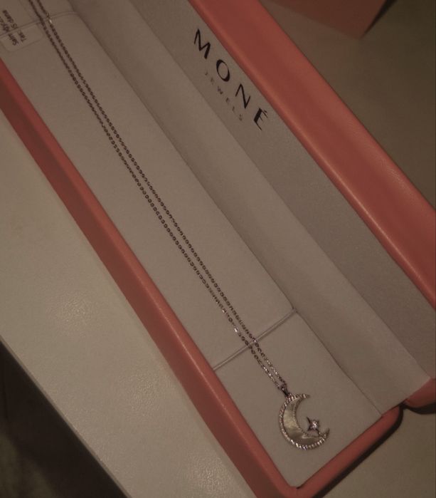 Подвеска в форме луны