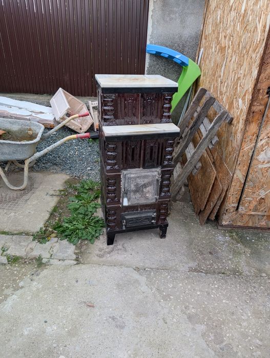 Soba pe lemn de vânzare