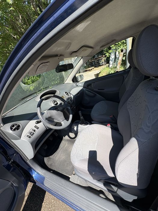 Toyota Yaris 2000