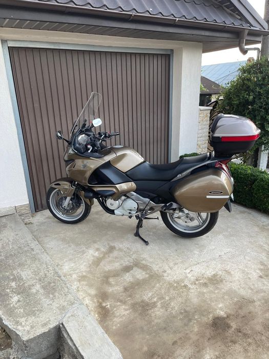 Honda Deauville NT 700 V