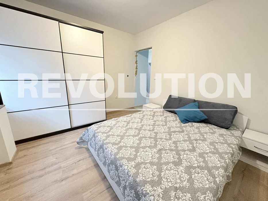 Дава се под наем Двустаен апартамент в Варна, Център - 54 кв.м за 677.79 € - Снимка #3