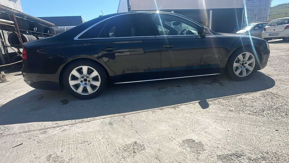 Dezmembrez Audi a8 D4