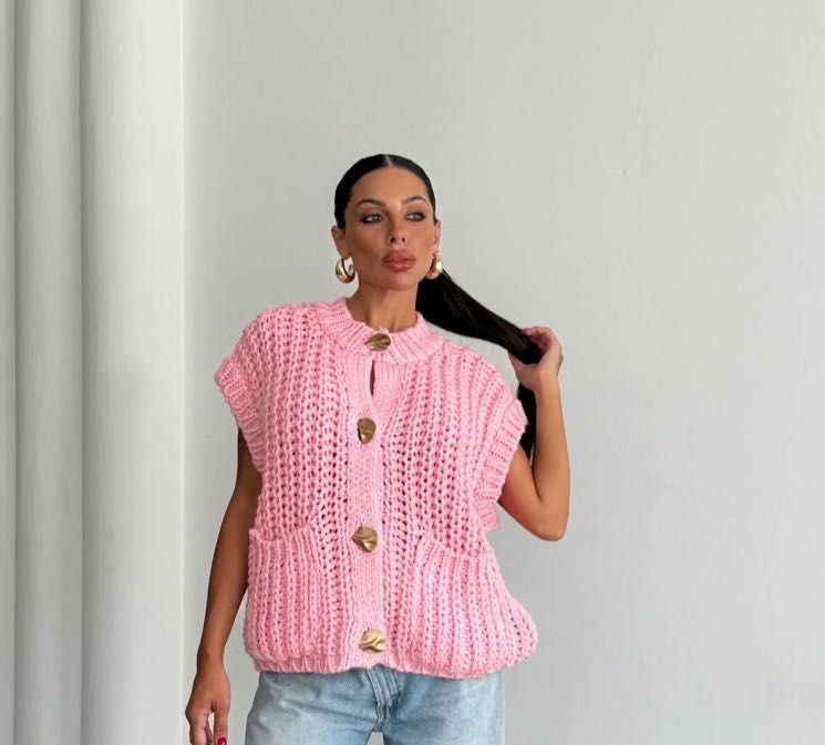 Елек плетен розов