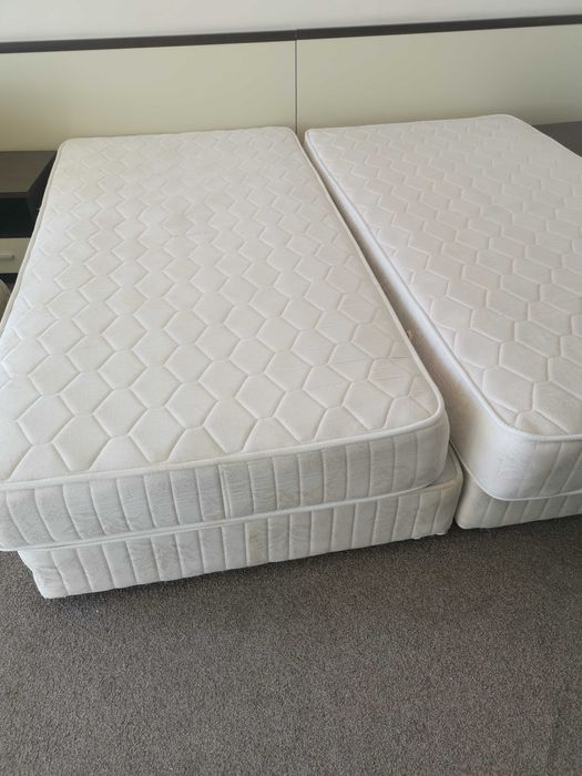 Единични легла  със двулицев матрак и основа