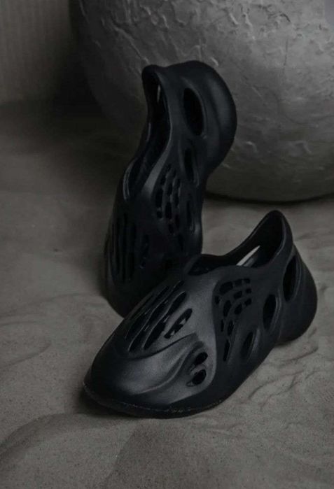 Adidas Yeezy Foam RNNR Onyx