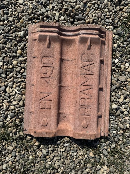 Țiglă ceramică second-hand + coame și laterale – aprox. 2.000 buc.
