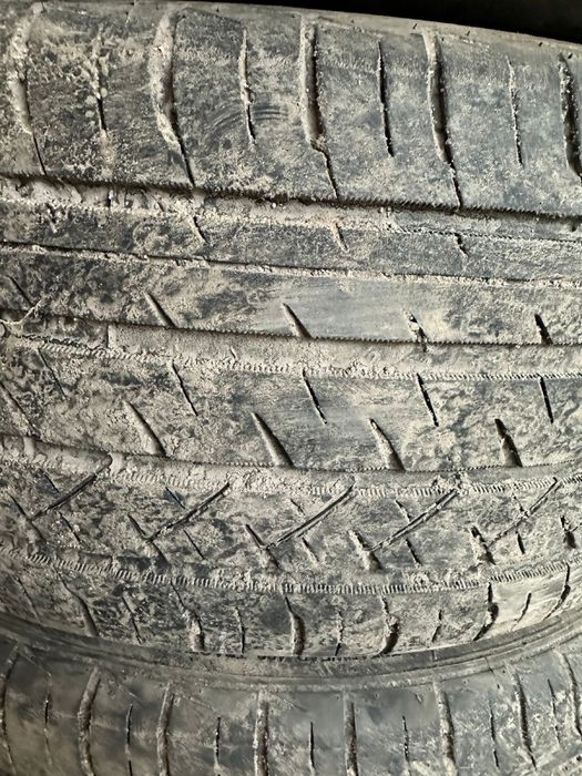 Продам Шины 235/40/19