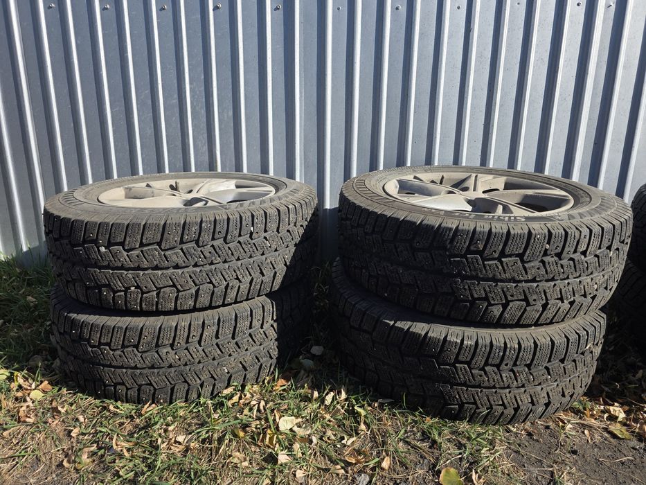 Продам шины ,зима 215 65 R16 C