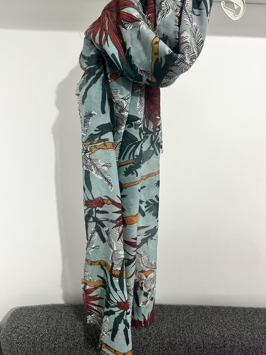 Esarfa Parfois albastra cu palmieri