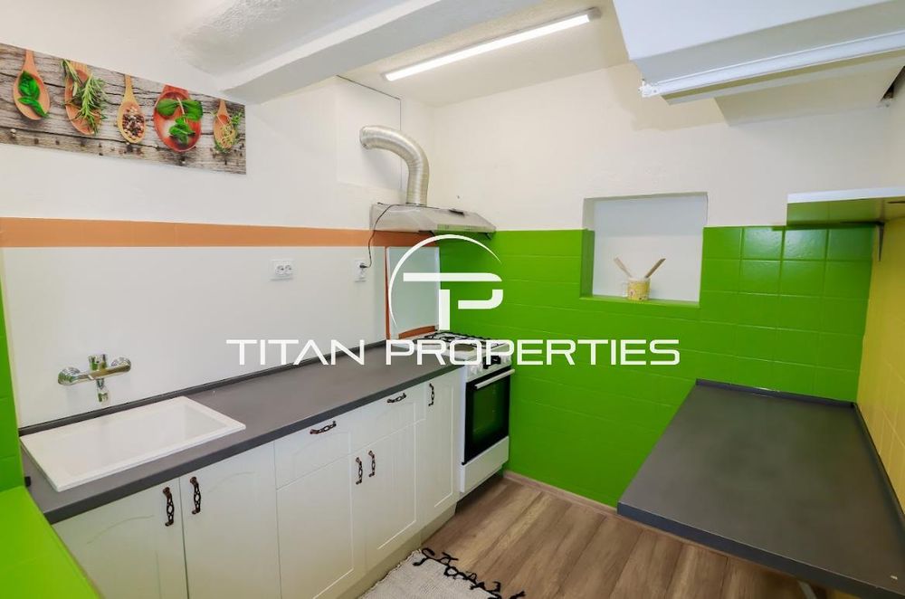 Дава се под наем Къща в с. Приселци, Област Варна - 550 кв.м за 450 € - Снимка #11