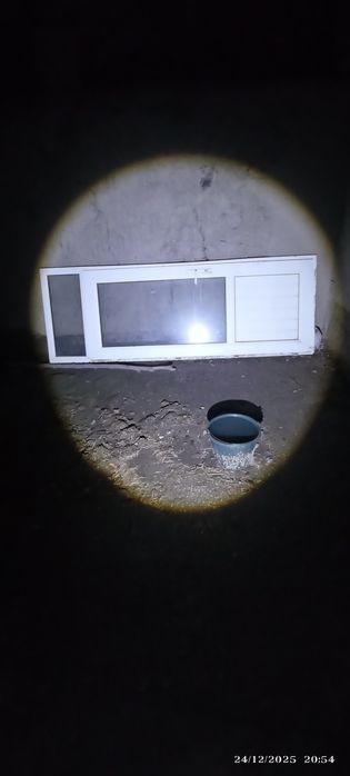 Eshik sotiladi akfa 1 ga 2.40