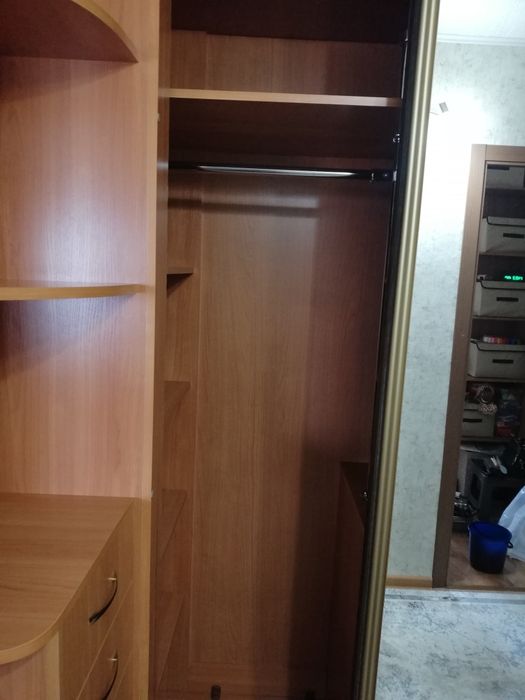Продам угловой шкаф-купе