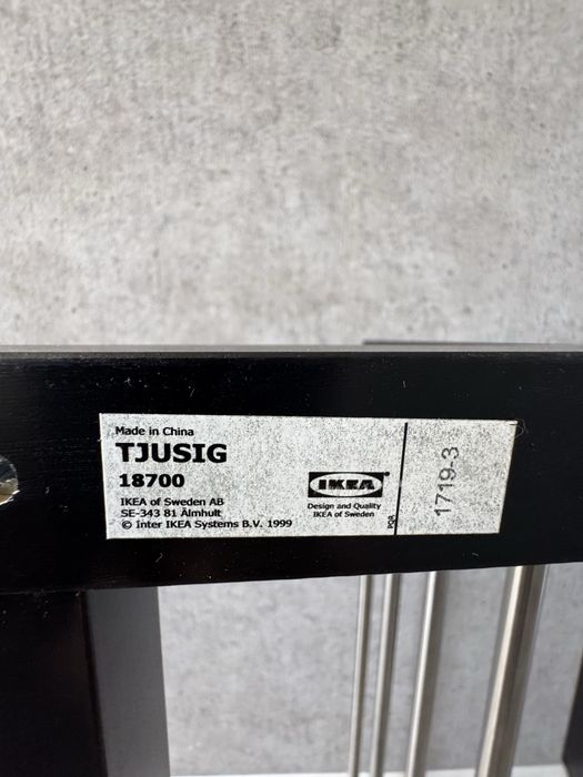 Продам вешалку ikea