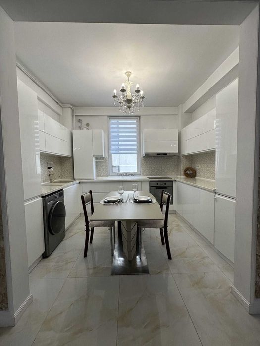 Apartament 4 camere, 100mp in Mamaia-Sat