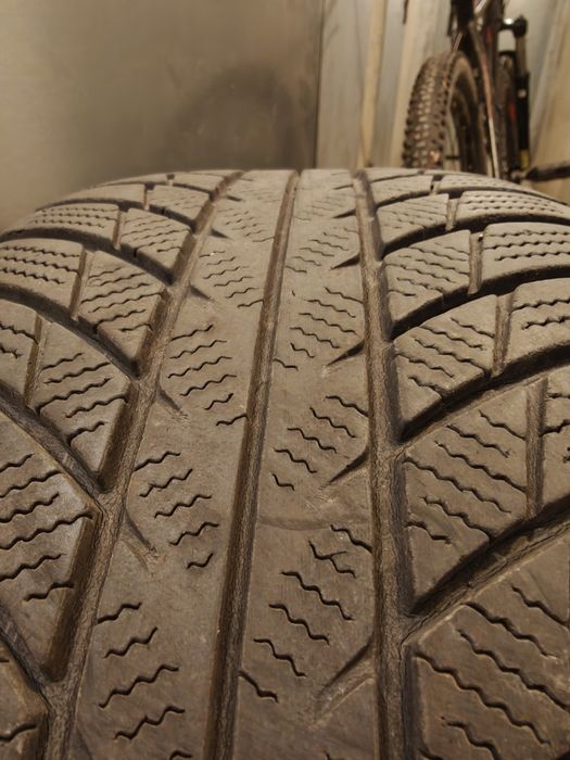Зимни гуми Bridgestone 215 55 17