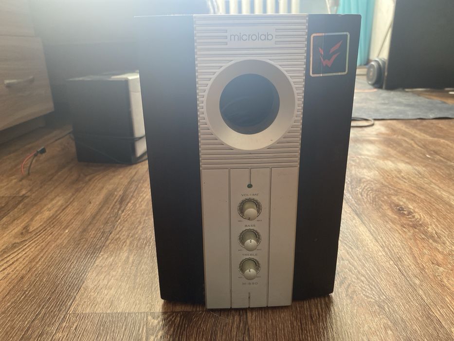 Продам Сабвуфер и колонки Microlab