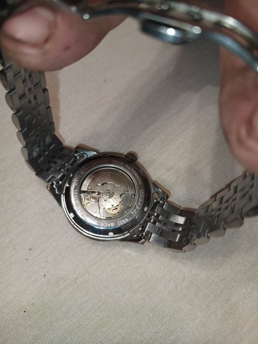 Ръчен автоматичен часовник