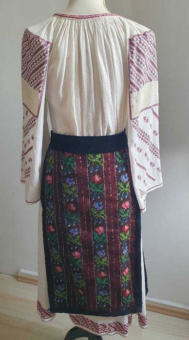REDUCERE 20%! Costum popular (ie/camasa, poala, catrinte/fote/sorturi)