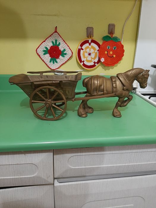 Vînd cal cu căruța antic