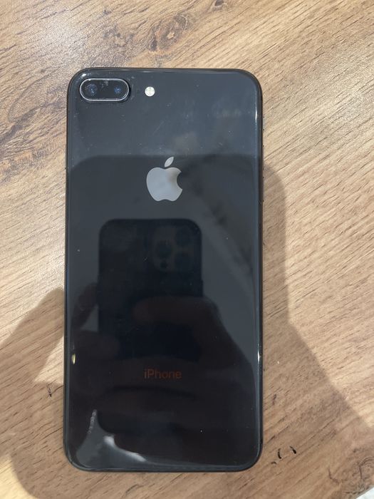 Продам Iphone 8 plus