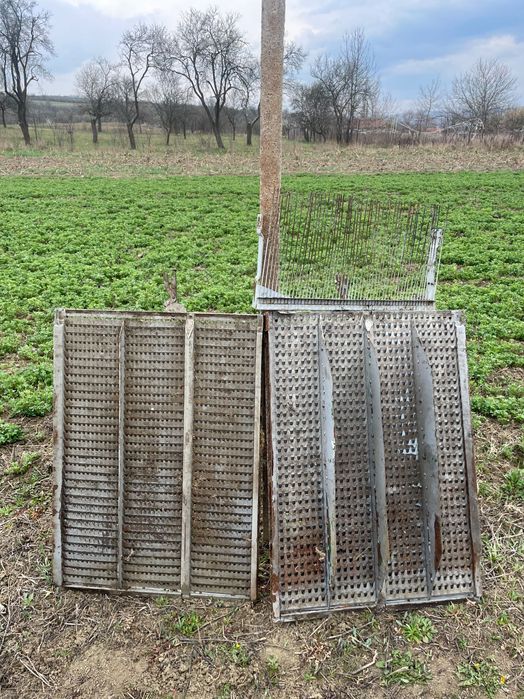 Dezmembrez Combină John Deere 330