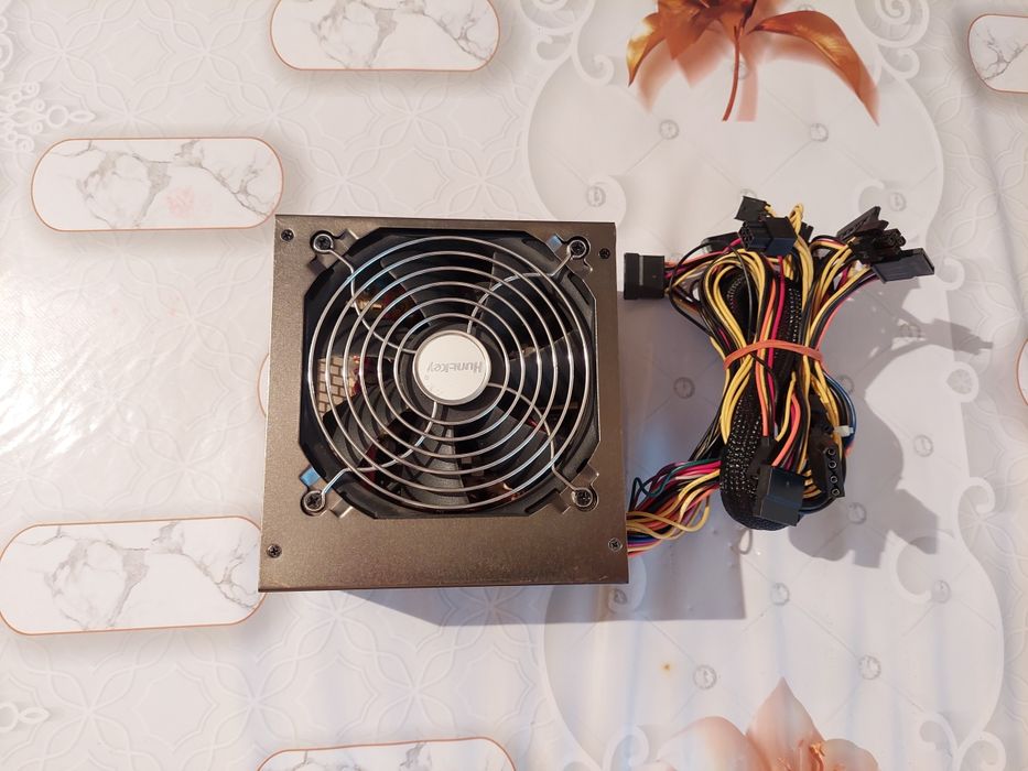 Блок питания HuntKey 550W