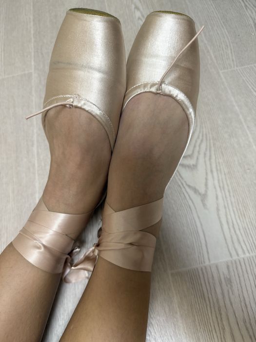 Пуанты бежевые 36 размер