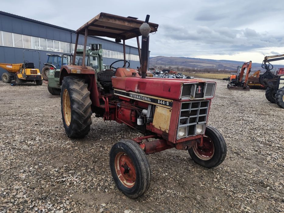 Tractor international 844 S