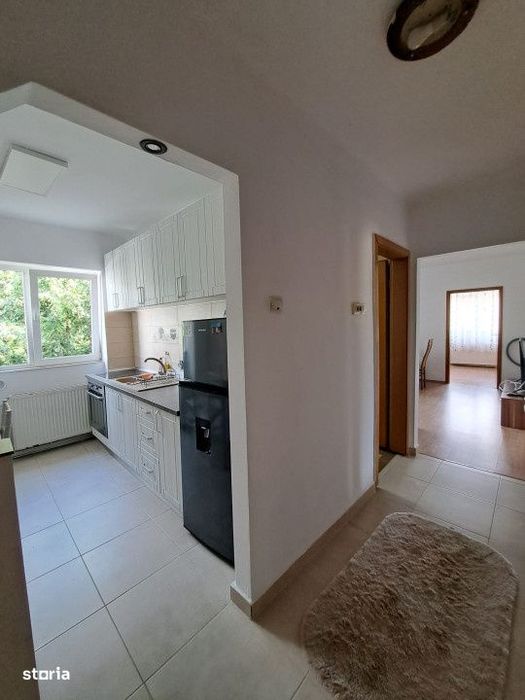Apartament cu 3 camere, etaj 3 din 3, Zona Bilascu