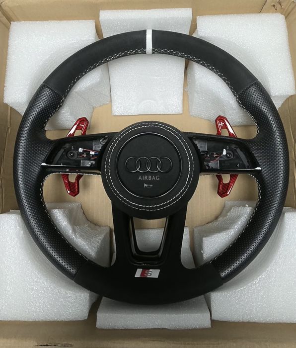 Volan Audi cu încălzire  piele alcantara si piele perforata