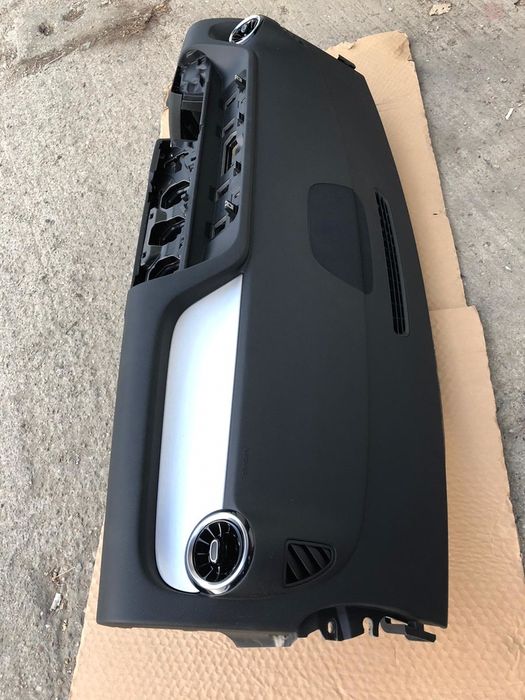 Plansa bord mercedes b-class 2019-2026