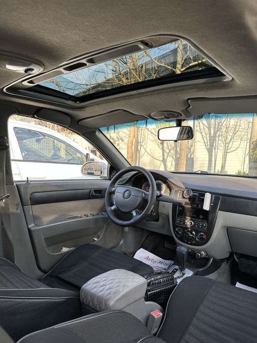 Ласетти 1.8 сотилади