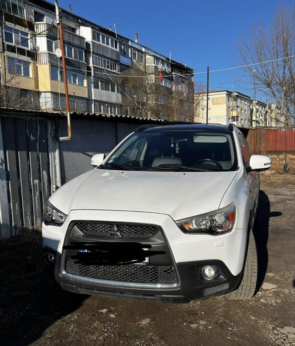 Mitsubishi ASX.
